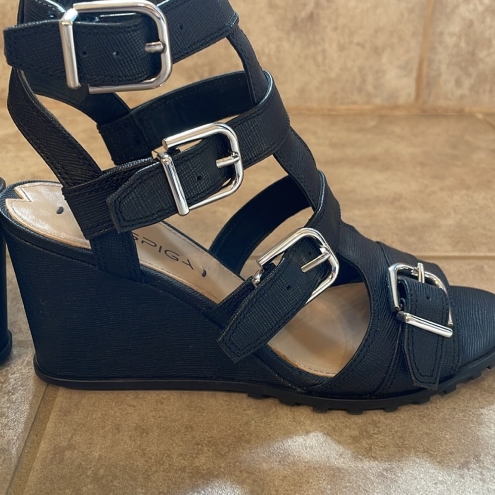 NWOB Gladiator Wedge Sandal
